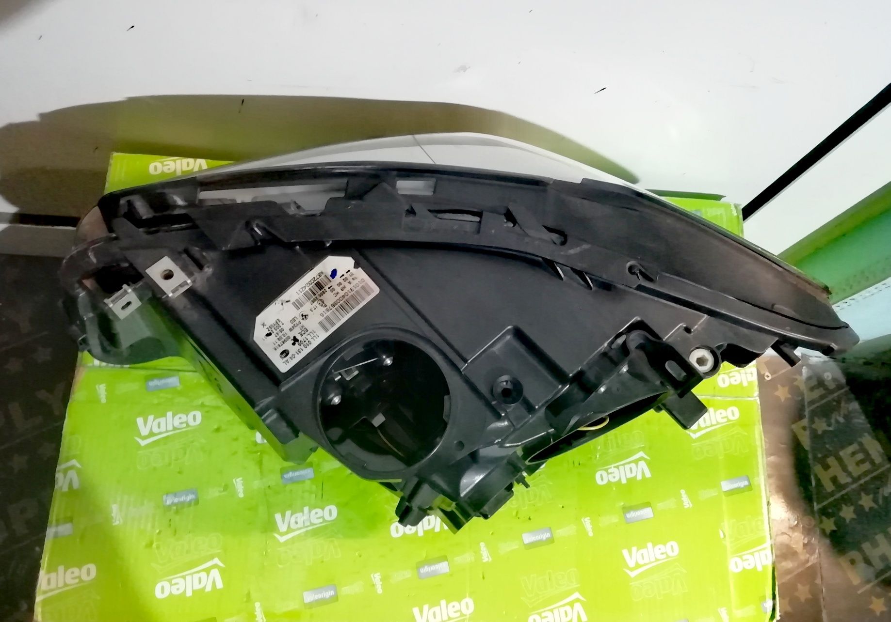 Фар фарове за BMW F10 F11 / БМВ 5 Ф10 Ф11 - H7 H7 + LED.