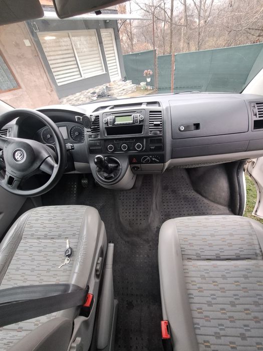 Vând wolvagen T5 8+1