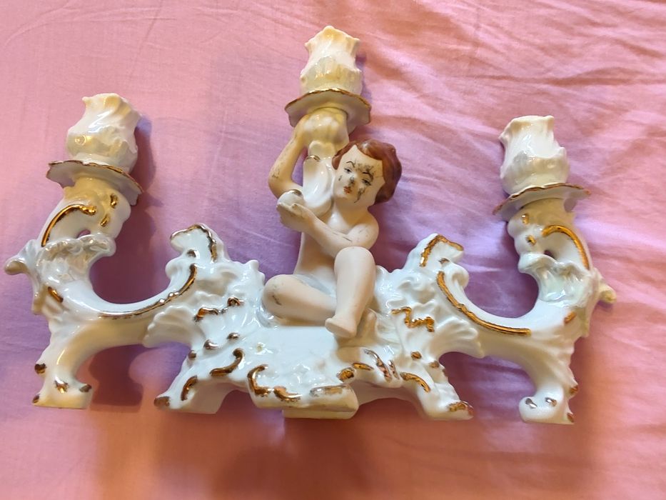 Sfeșnic din porțelan fin ARPO Curtea de Argeș ,decor cu îngeraș