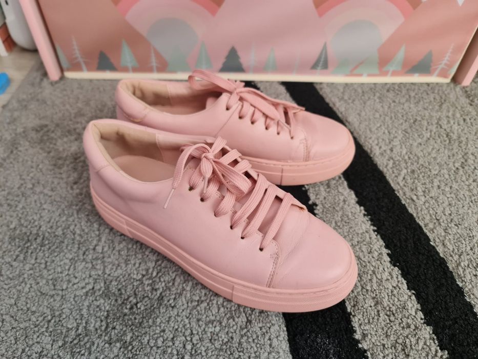 Дамски високи обувки