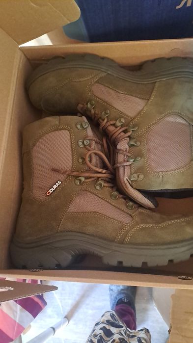 Жаңа военный красовкалар сатылады. Киілмеген