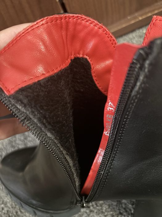 Botine cu toc de dama