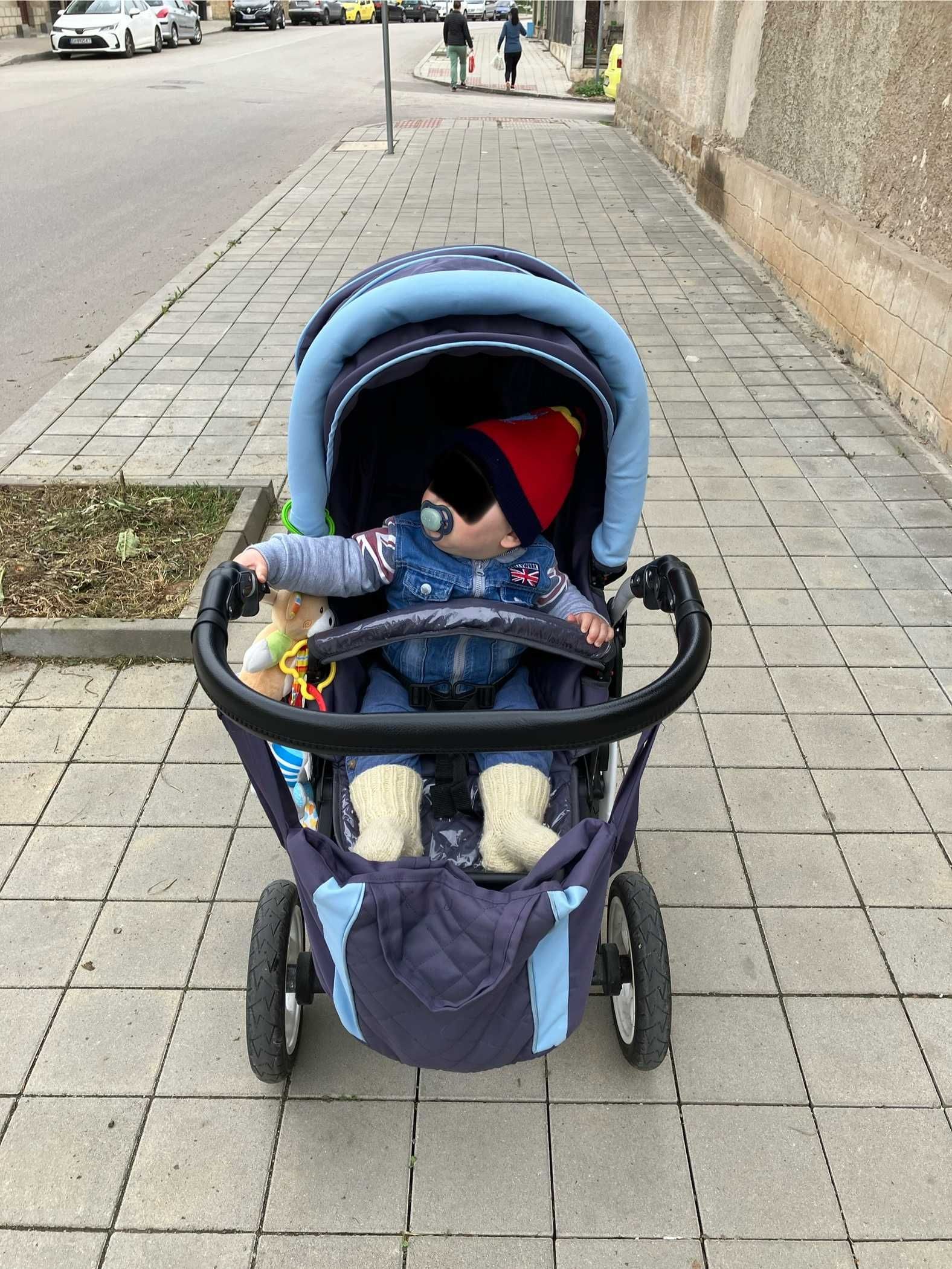 Синя зимна бебешка количка