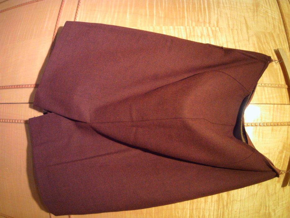 haine dama doua piese din stofa lana , culoare maro