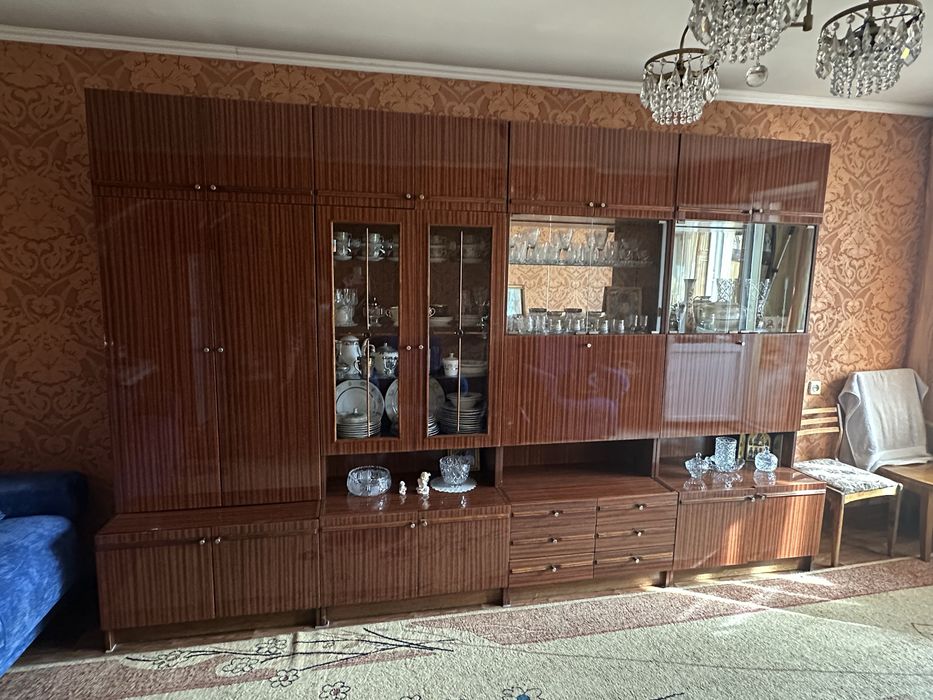 Сервант/стенка продам срочно