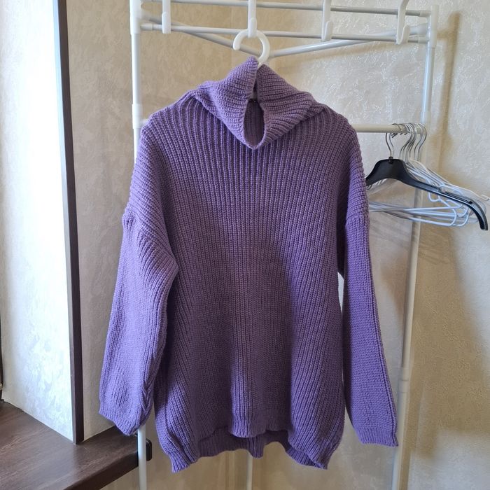 Женский свитер .