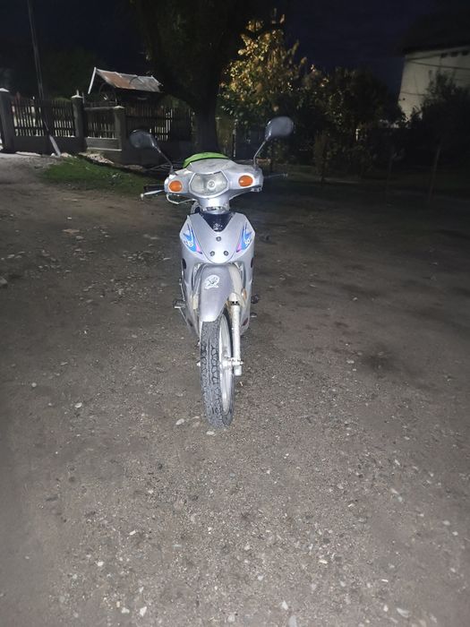 Scuter pe viteze de vânzare