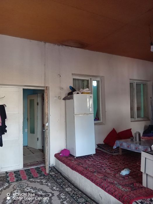 Kelesda srochna uy sotiladi