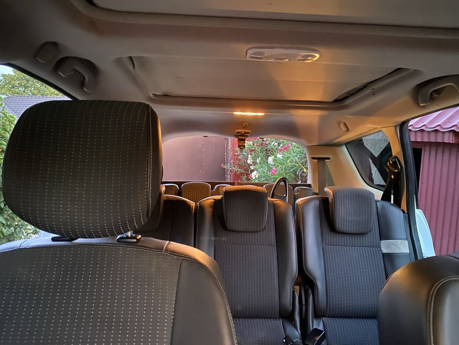 Vand Renault Scenic ,1.6, 7 locuri
