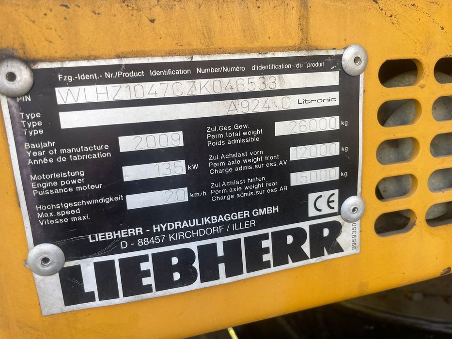 Excavator pe pneuri Liebherr A924 C / RATE LEASING / 2009