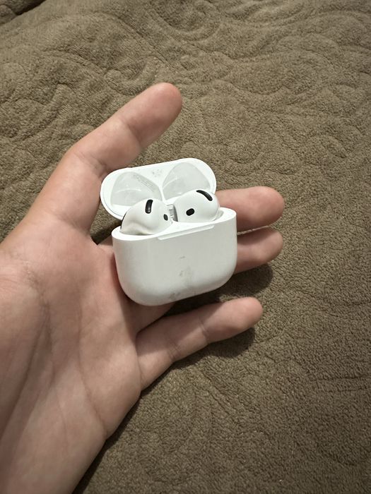 airpods 4 с активным шумоподавлением