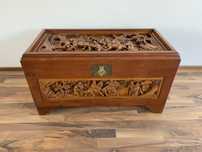 Cufar Lemn Camfor Masiv Sculpturi Bronz Alama Vintage