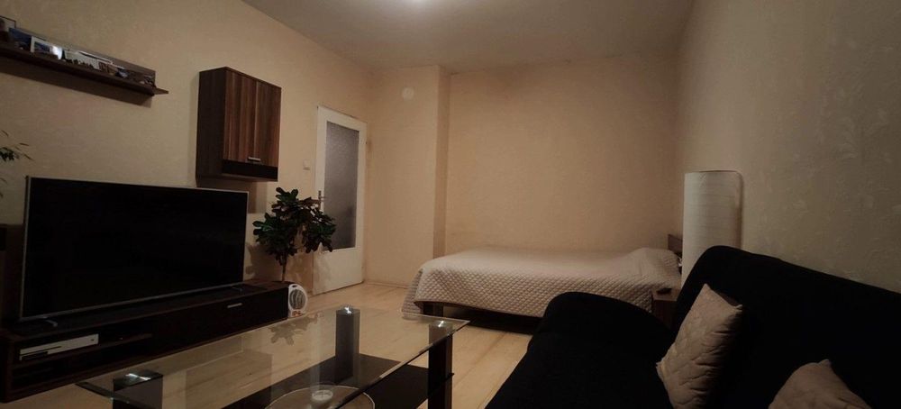 Дава се под наем Едностаен апартамент в София, Толстой - 65 кв.м за 611.49 € - Снимка #1