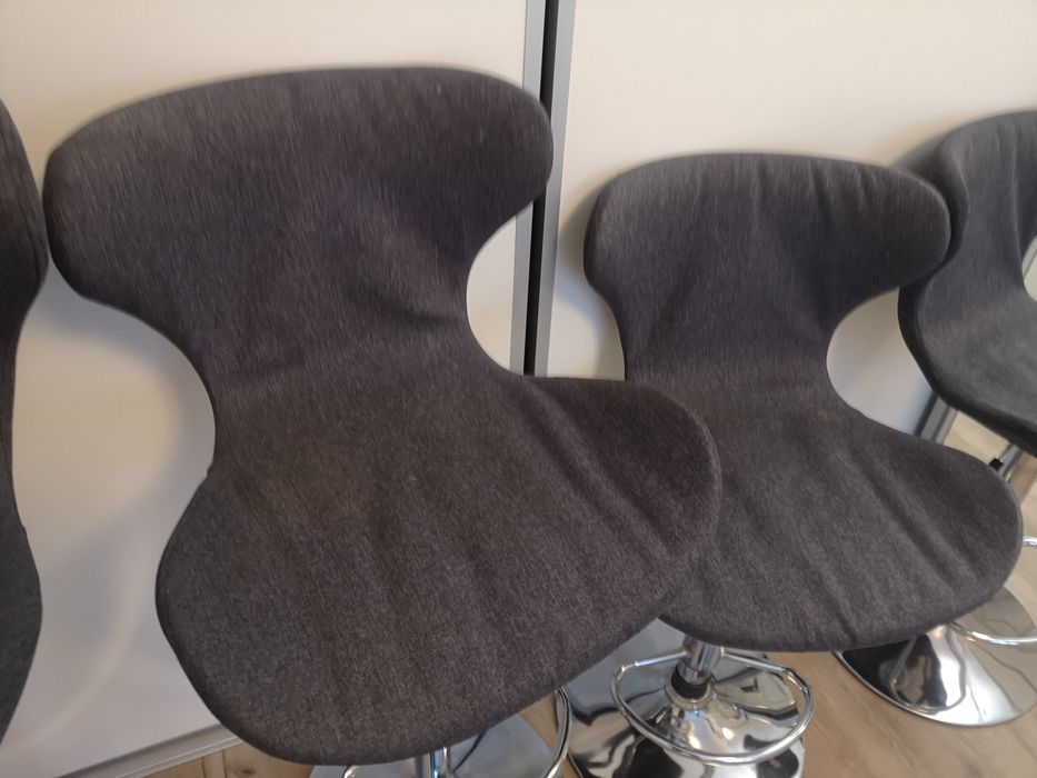 4 броя Бар столове с ергономична седалка и тапицерия