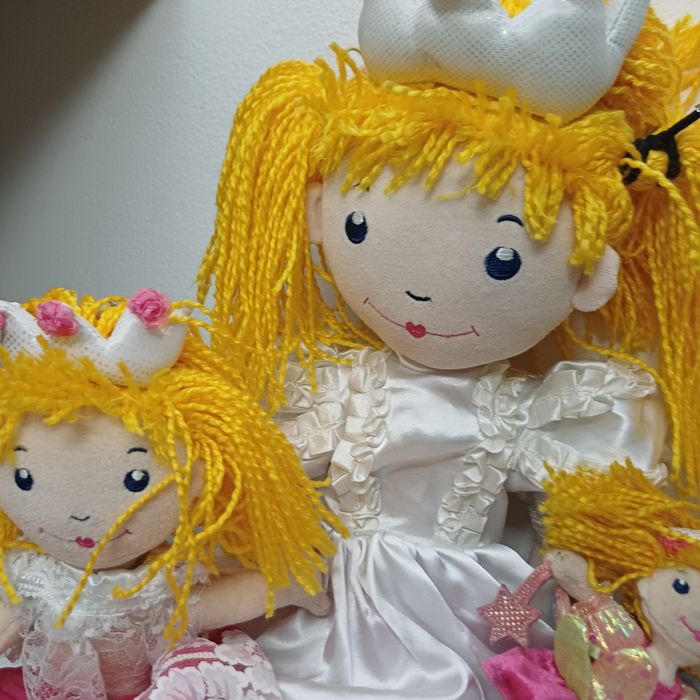 Papusi set 2+1 gratis printesa Germania