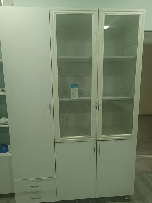 Shkaflar bor sotiladi