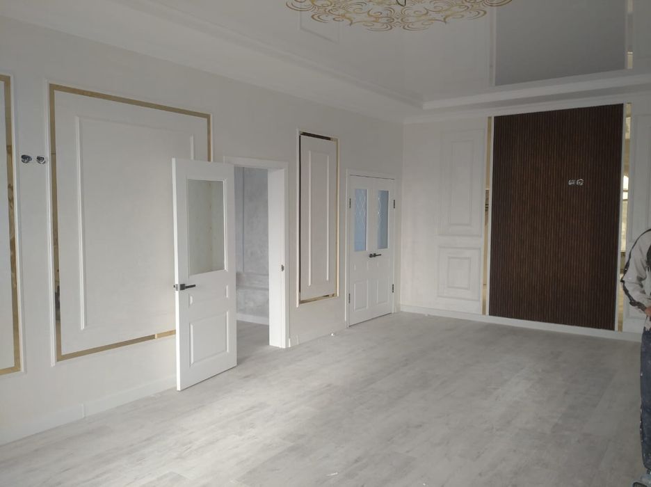 Ремонт квартир  обои мокрый щелк  леанордо побелка