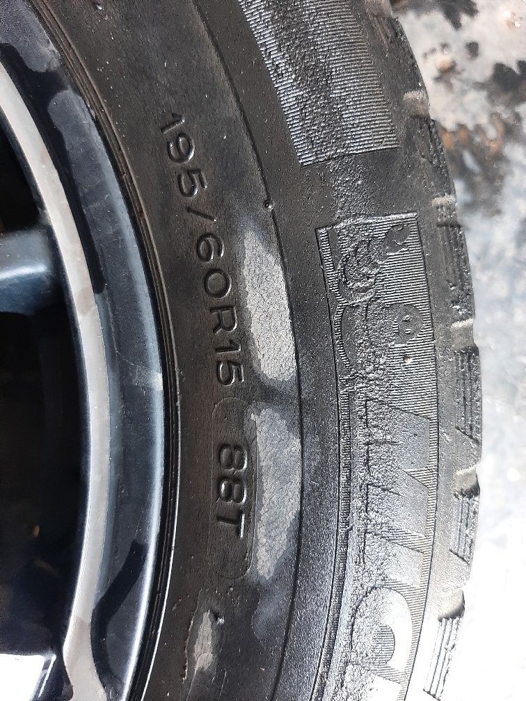 Продам 3 титановых диска на R15, 2резины в подарок