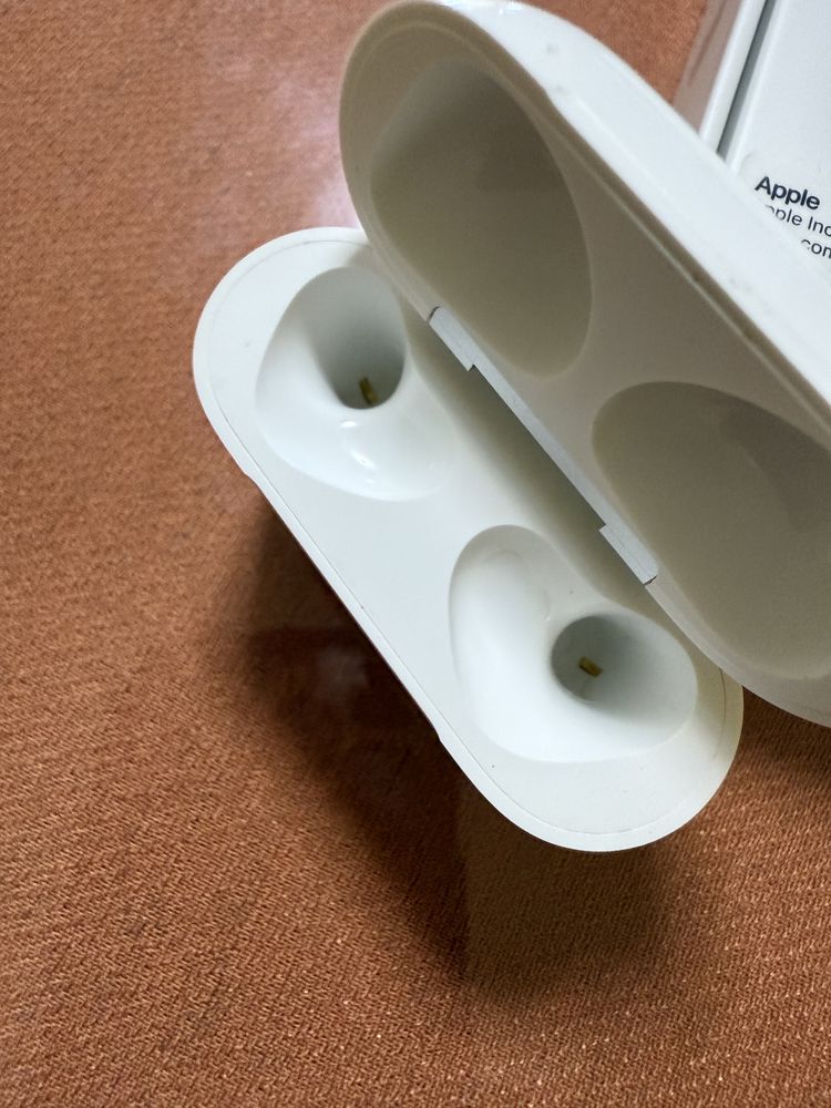 Apple AirPods 3 отлично състояние, с кейс протектор