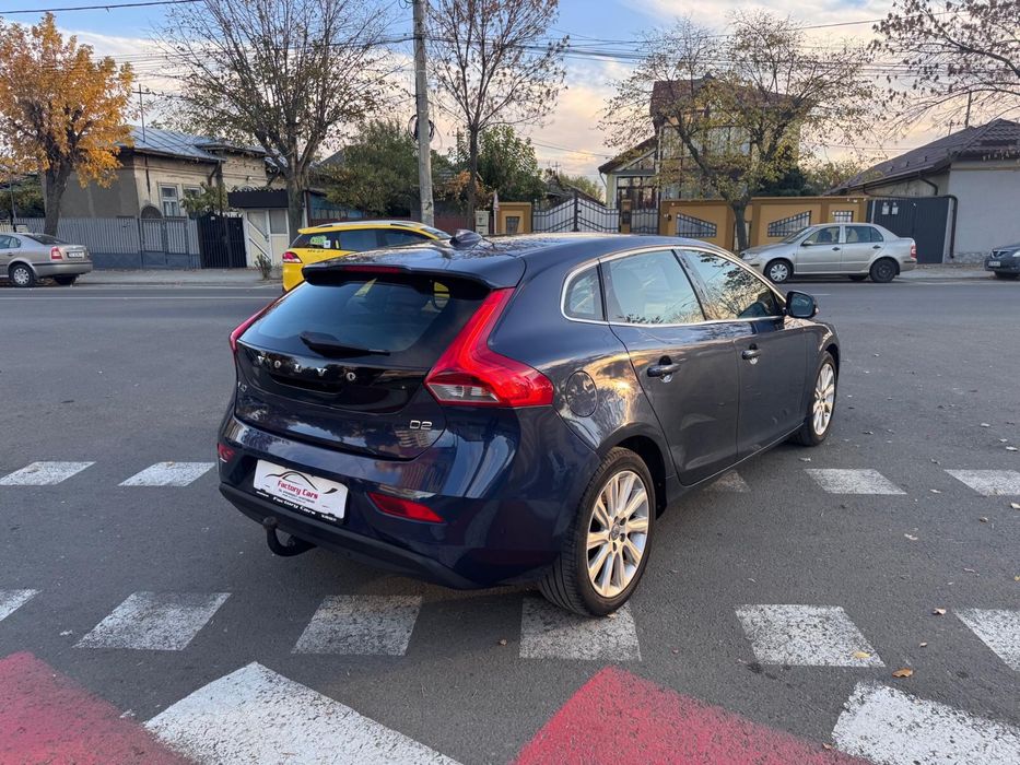 Volvo V 40 D 3 Momentum An 2013 Distronic Camera Blis Pdc Pilot