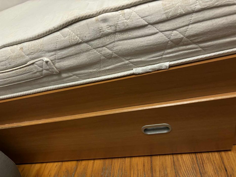 Дълго единично легло с матрак