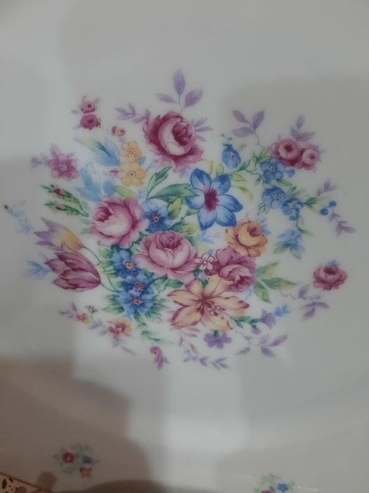 Красивые тарелки- 3 шт., Чехославакия, d- 24 см. Белоснежный фарфор, в