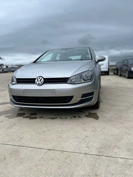 Bara fata Volkswagen Golf 7 2.0 TDI CRB si alte piese din dezmembrari
