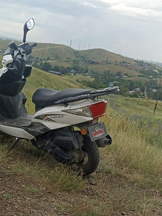 Продам хароший скутер на доставке не работал