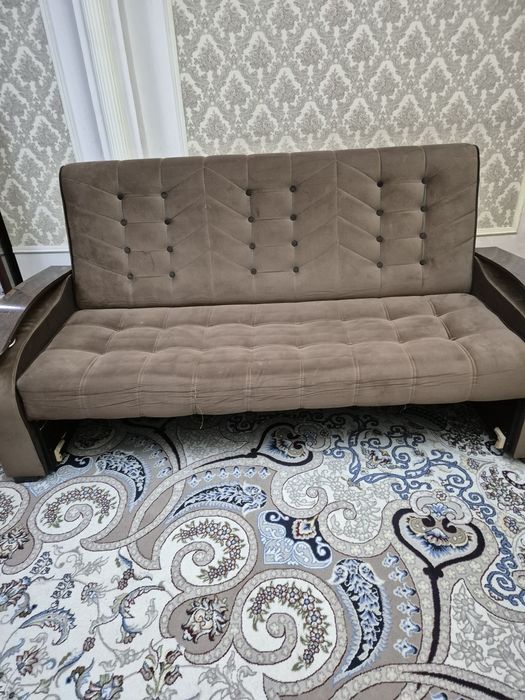 Divan mebil xolati yaxwi korila