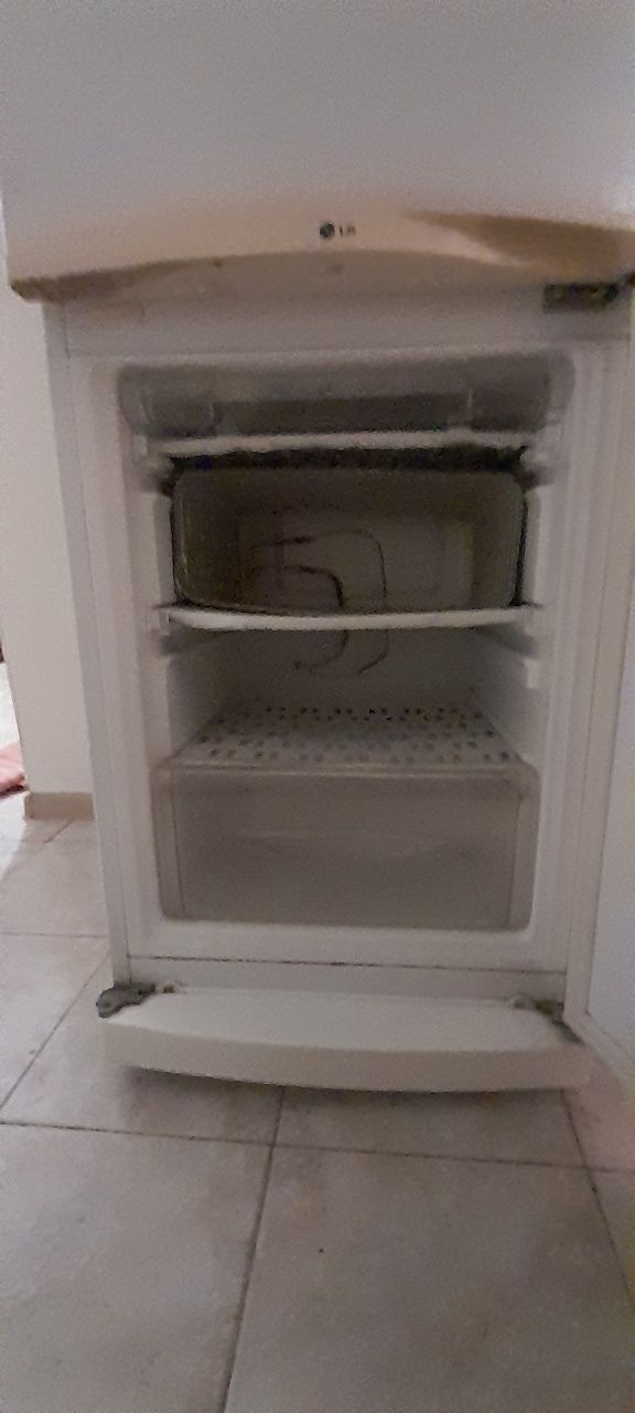 Продам холодильник LG  хорошего качества
