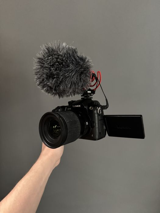 Panasonic Lumix GH5 + Sigma 16mm f/1.4