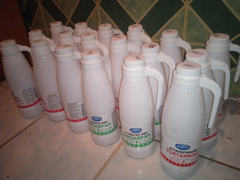 ПРОДАМ БУТЫЛКИ (тару) от БИОКЕФИРА и ТОКТАМЫША ! Чистые. Объем 0,9 л.