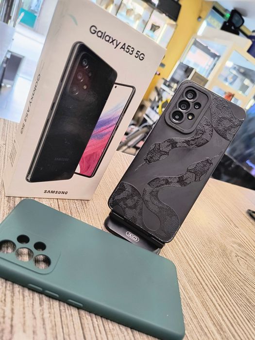 Samsung Galaxy A53 / 128GB / 6GB RAM / 2 кейса