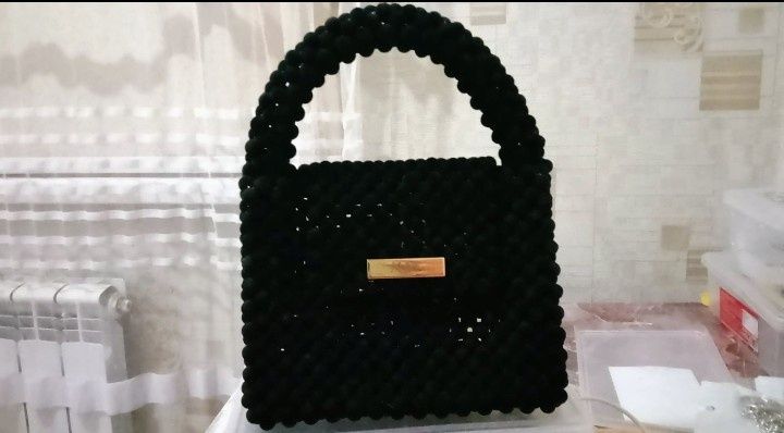 Сумка из бархатных бусин  ручная работа работа