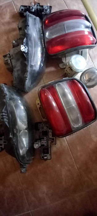 Продавам стопове и фарове за фият брава