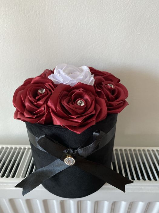 Trandafiri din satin