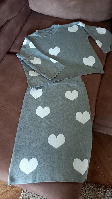 Продам трикотажный костюм 44размер