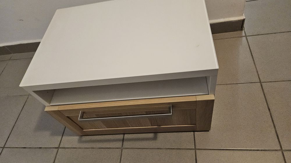 Vand 5 corpuri BESTA