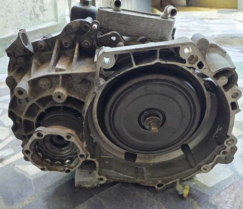 Vând cutie dsg B6 2010 pt piese ,defect mecatronic