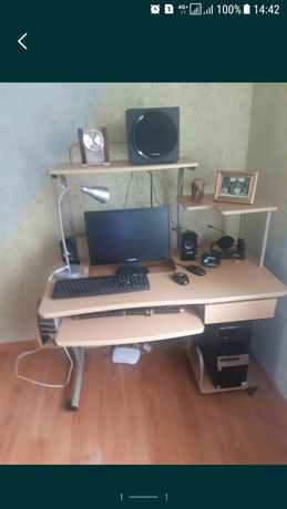 Компьютерный стол продам