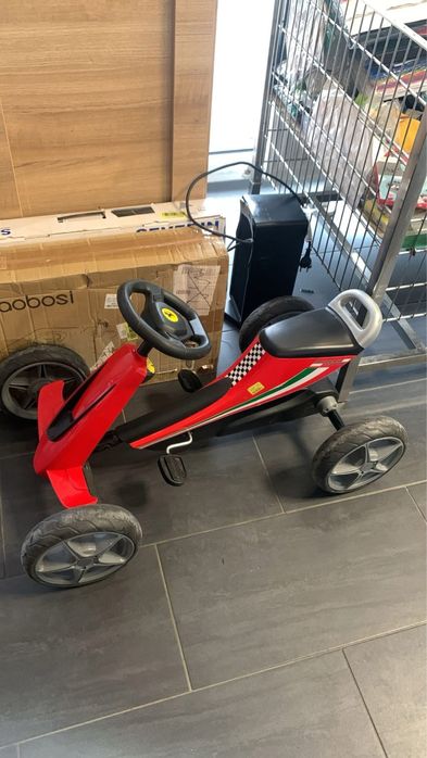 Kart cu pedale Ferrari