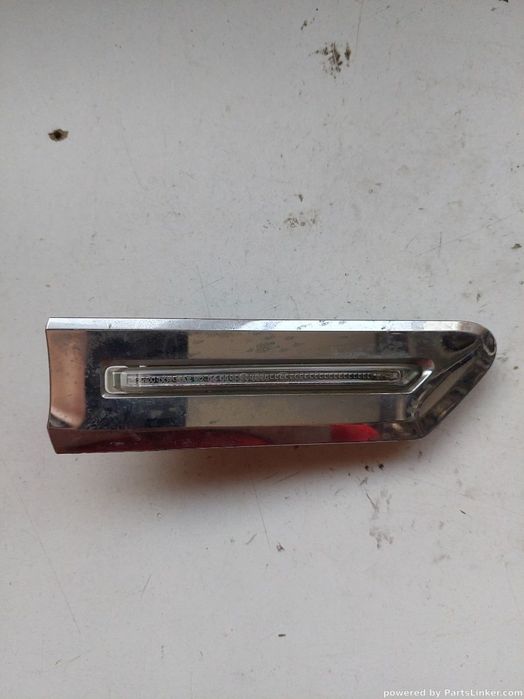 Semnalizatoare dreapta fata BMW 7 V (F01, F02, F03, F04) [ 2008 - 2015 ] ActiveHybrid 7 (N55 B30 A) 235KW|320HP OEM 6750100001