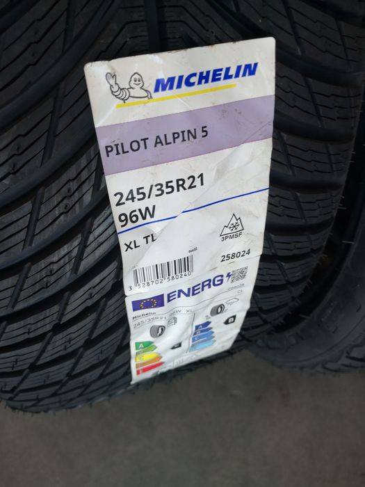 245 35 21 цола нови гуми Michelin