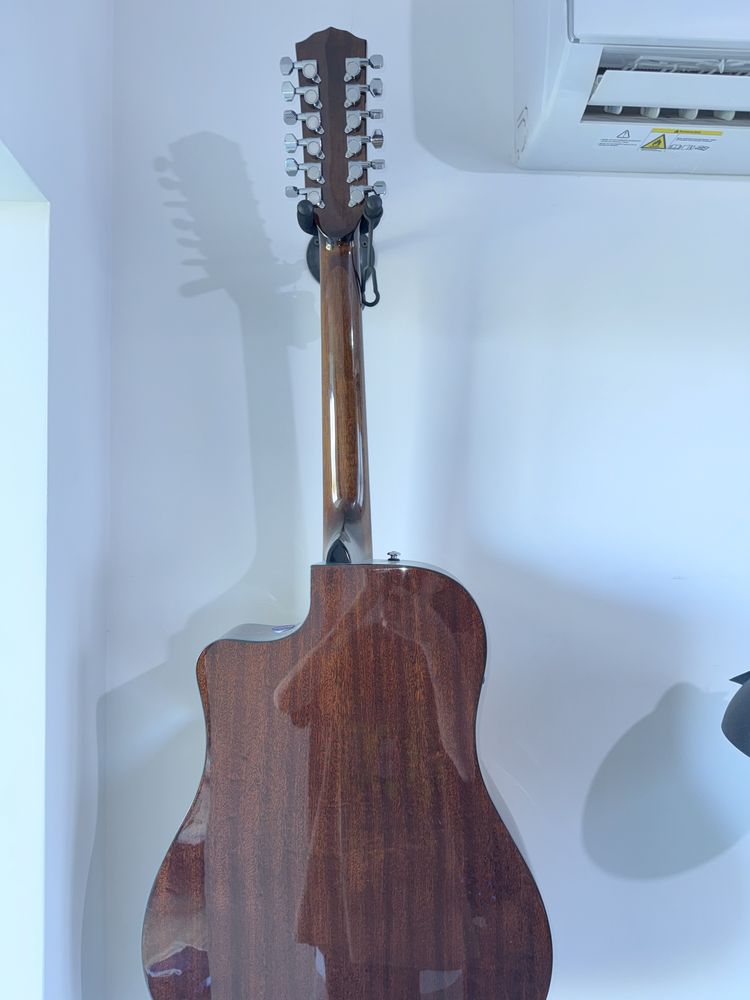 12 - струнна китара Fender, ЧИСТО НОВА