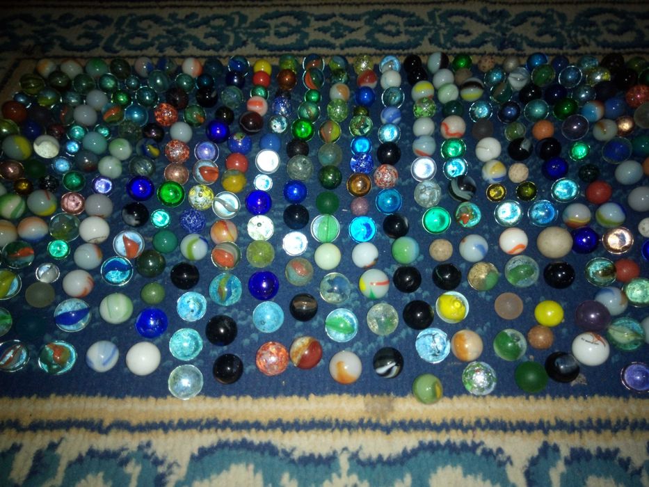 de   vanzare  bila  marmura  din     sticla   !!!