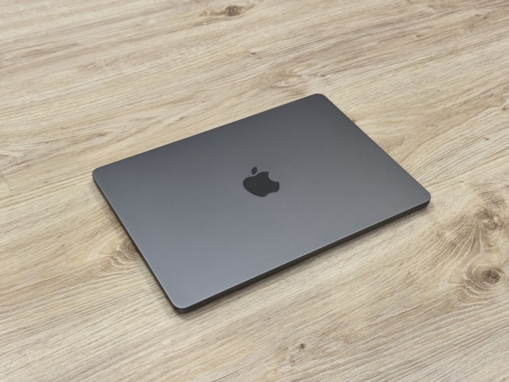 *512GB*Като Нов 13.6’Macbook Air M3 2024/8GB Ram/512GB SSD