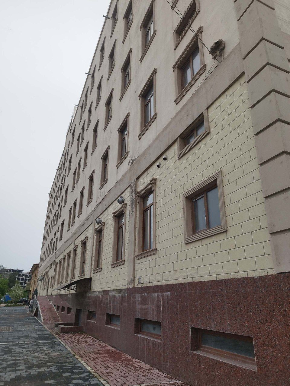 Продается здание Яккасарай, 5 этажей, 6656 кв.м