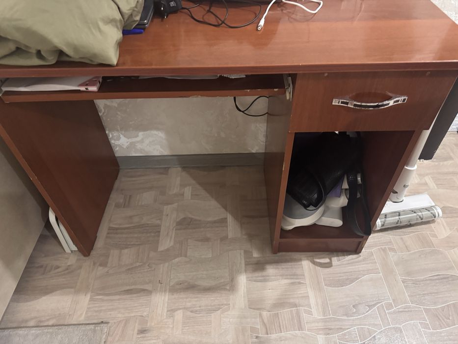Продам  компьютерный стол 4.000тг‼️
