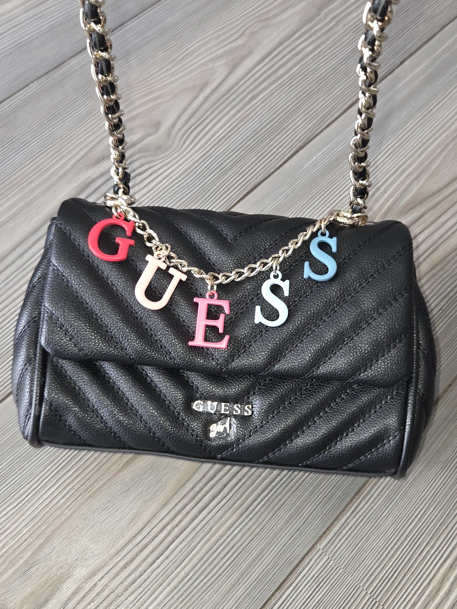 Дамска оригинална чанта на GUESS