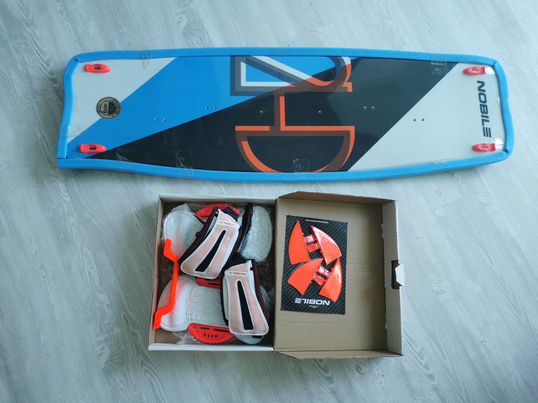 Placa de kiteboarding kitesurfing Nobile 2HD 134x43 NOUA